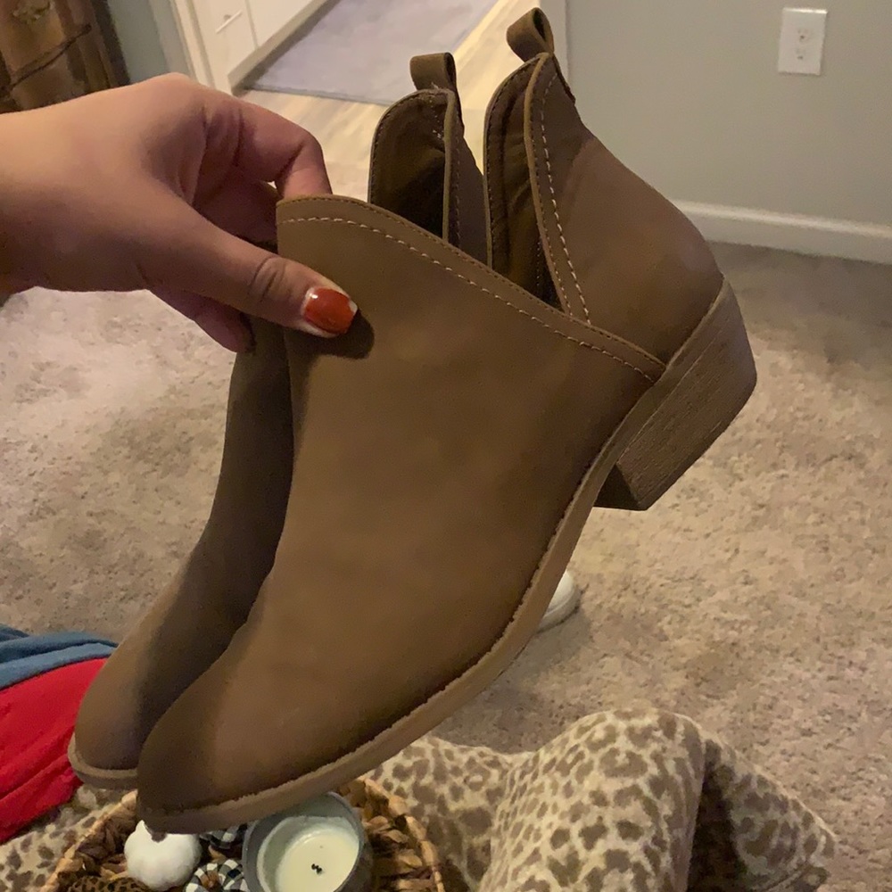 Universal thread booties